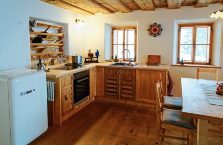 Design Tips for a Spanish-Style Kitchen Design Tips for a Spanish-Style Kitchen